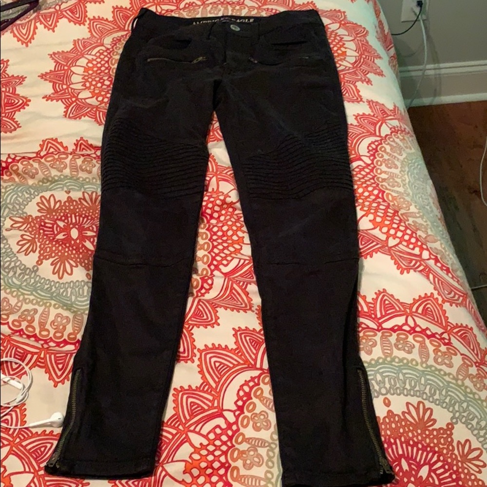 black american eagle jeans